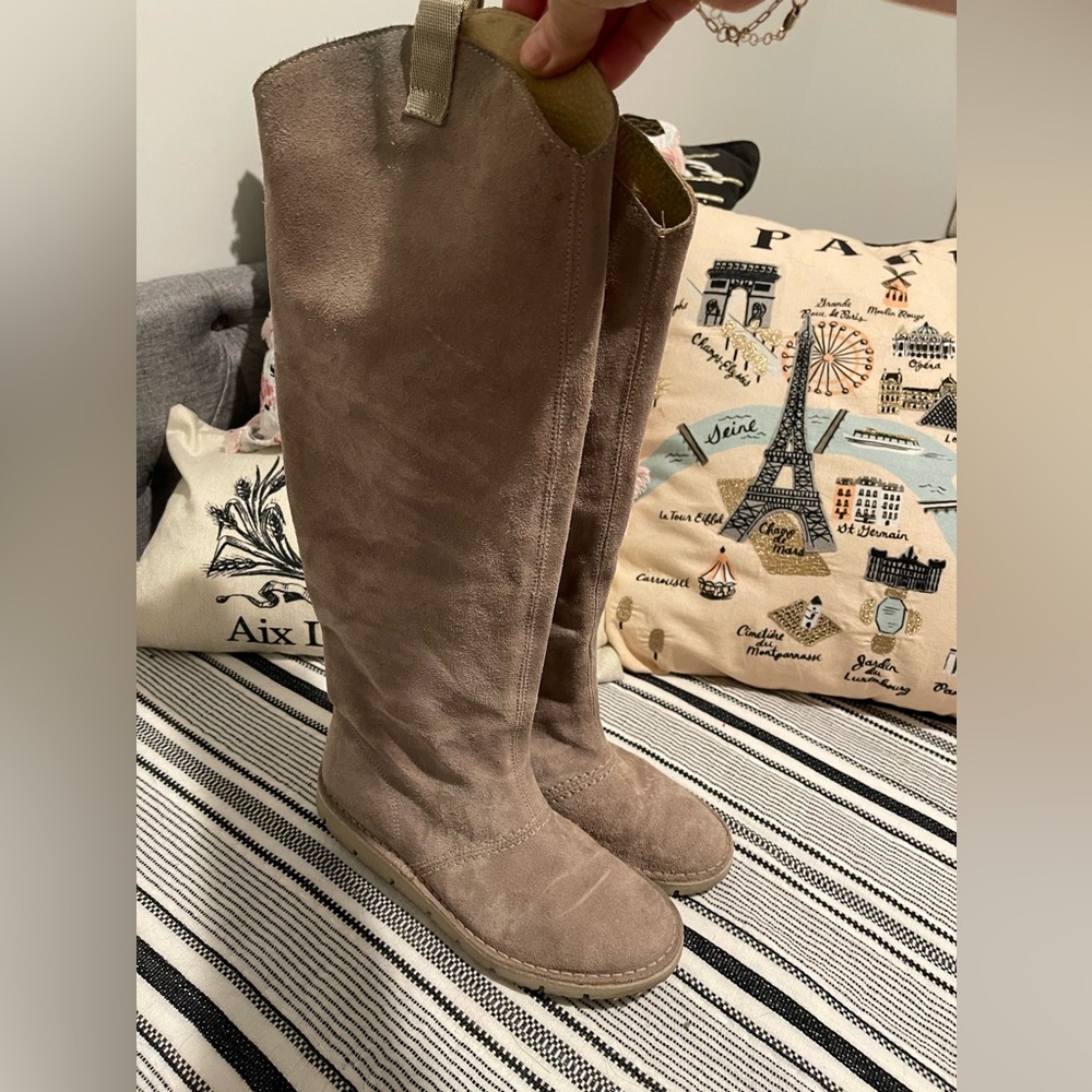 Free People Gray Suede Tristan Tall Slouch Boots Size 38 Worn Condition
